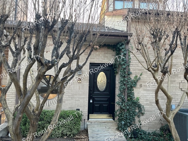 Building Photo - 526 Yacht Club Dr