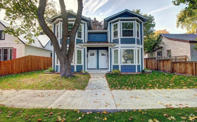 Building Photo - 1012 2nd Ave E Rental