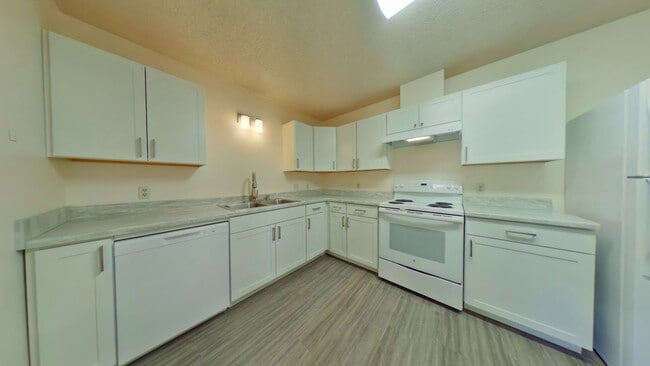 Photo - 2BR/1Ba, close to 7th Street, food truck court and shopping Unit 56