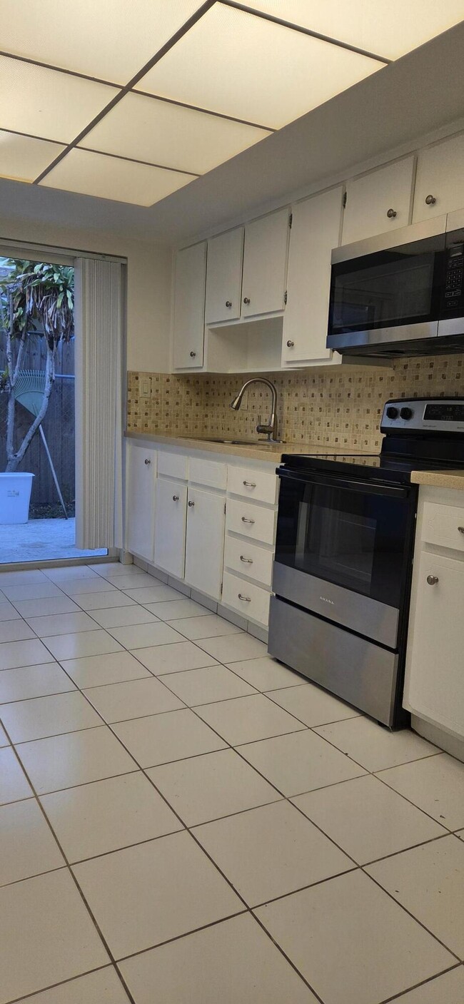 Photo - 1951 NE 56th St