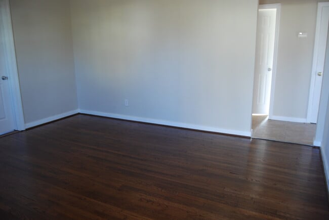 Photo - 1811 Binford Ln