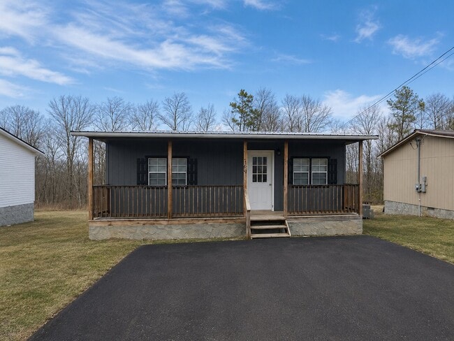 Building Photo - 169 Redbud Trl