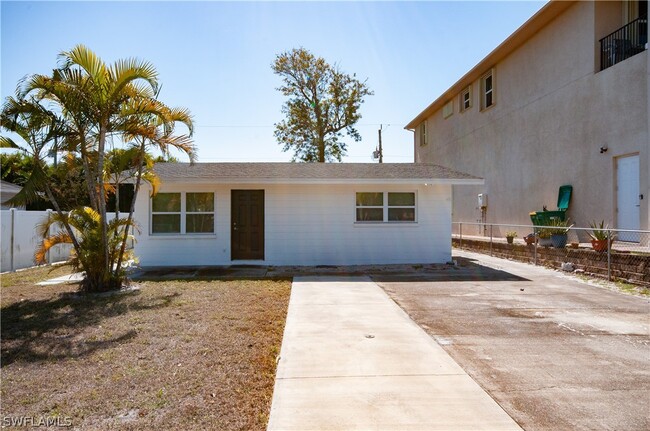 Building Photo - 2648 Van Buren Ave