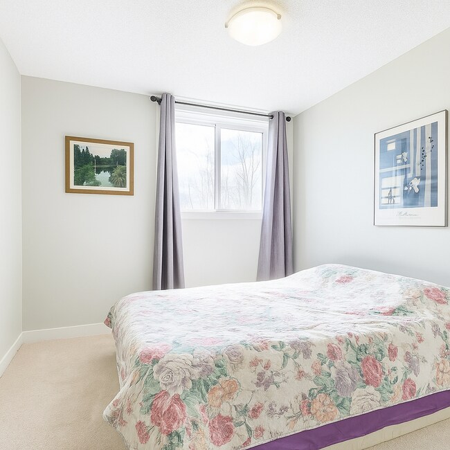 Photo - 47-147 Sturgeon Rd