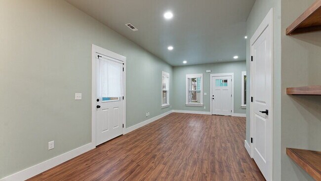 Photo - "Charming 2-Bed Oasis in Fayetteville with...