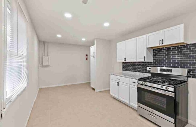 Photo - 583 Andover St