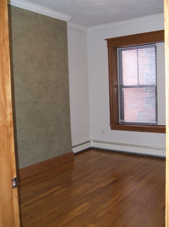 Photo - 13 Worcester St