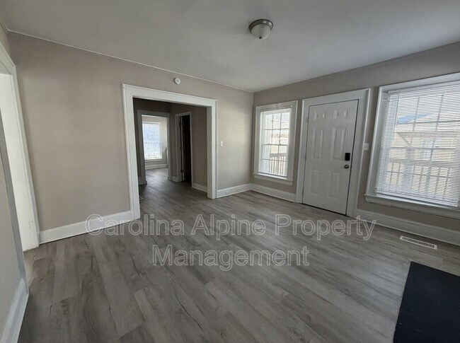 Photo - 1621 N Hamilton St