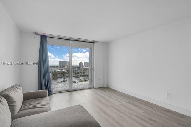 Photo - 6900 Bay Dr Unit 11F