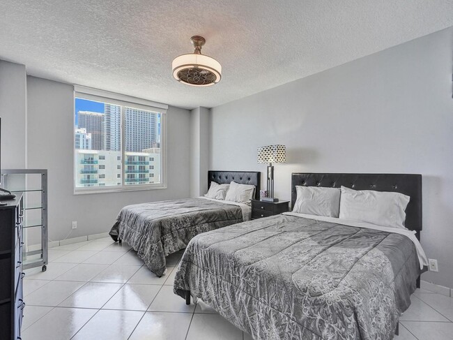 Photo - 3725 S Ocean Dr Unidad 1506