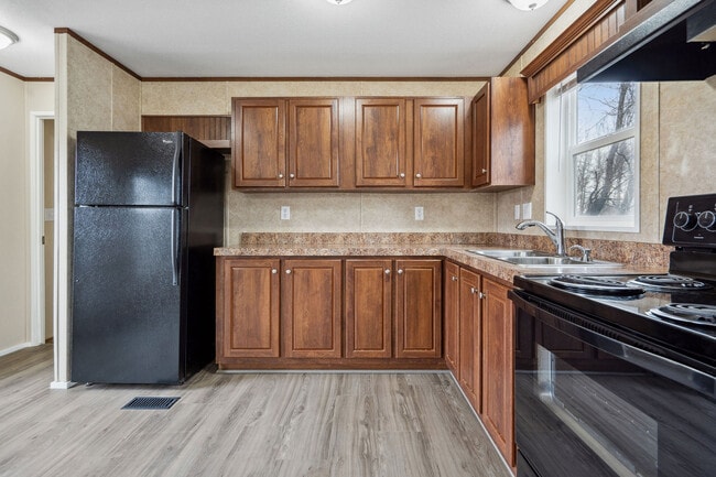 Photo - 111 S Cedar Dr