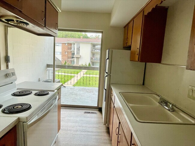 Photo - 526 Zahn Dr Unit 1