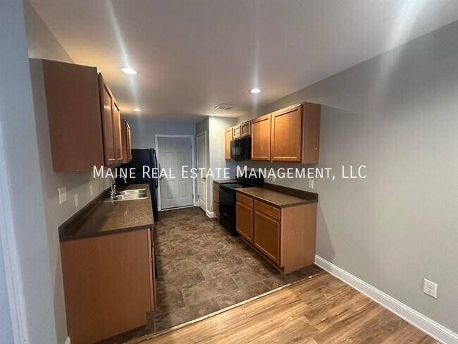 Photo - 40 Basketball Ct