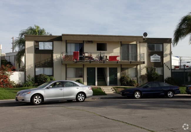 Casa Del Mar Apartments - Casa Del Mar Apartments