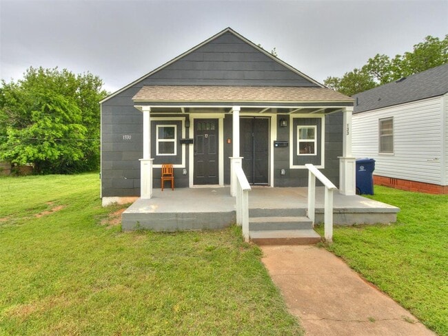 Building Photo - 1330 NE 7th St