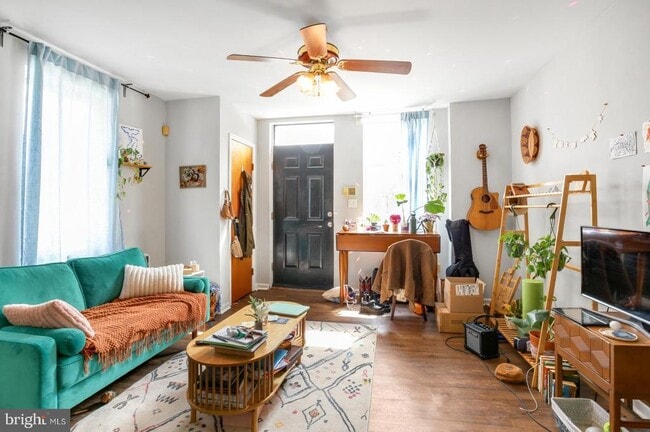 Building Photo - 2220 Almond St Unit 1