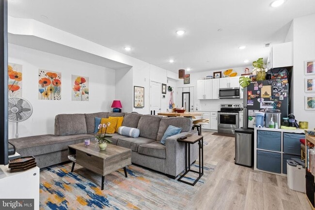 Building Photo - 2400 Germantown Ave Unit 1