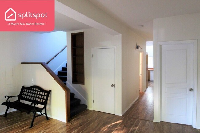 Photo - Private room in 5 bedroom Seattle Apartmen... Unit 1