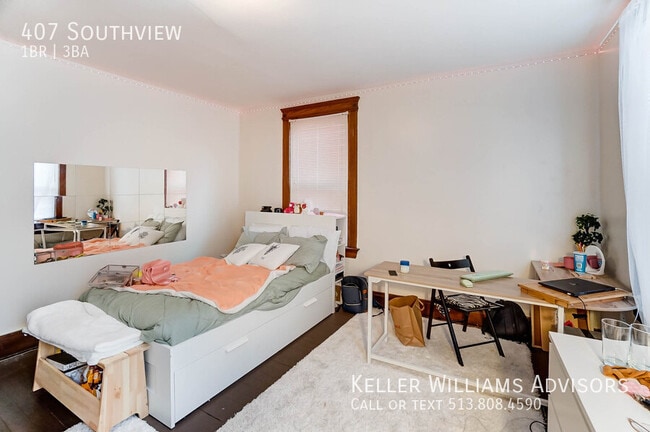407 Southview-