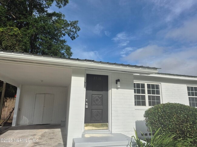 Photo - 2518 Hirsch Ave