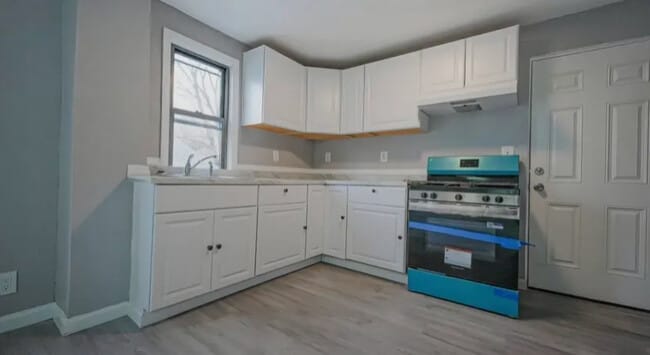 Photo - 105 Asylum St