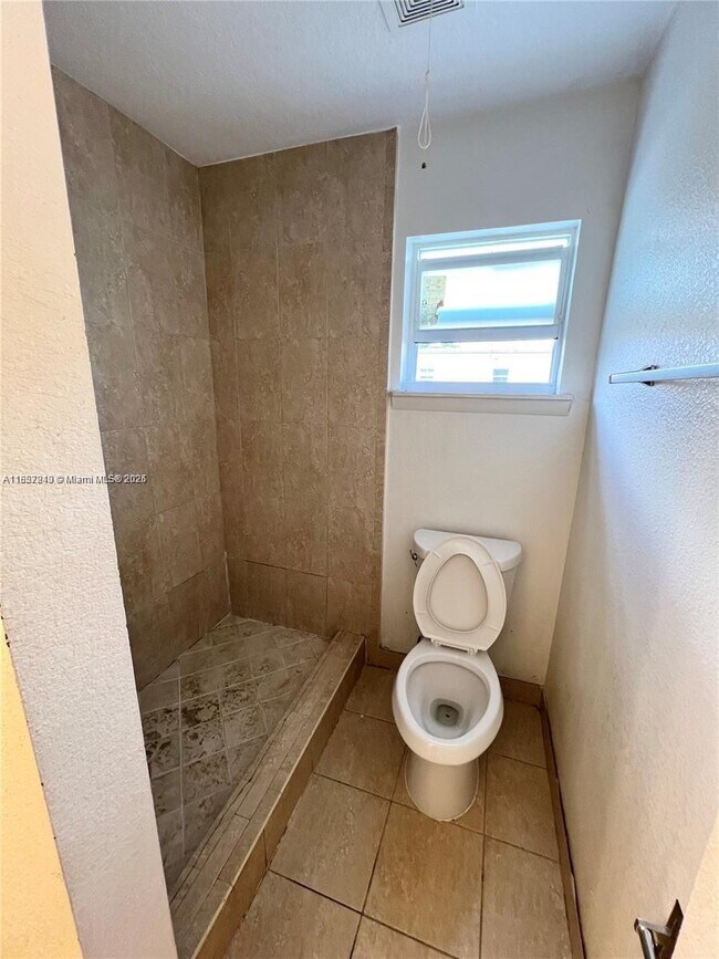 Photo - 5959 NW 28th St