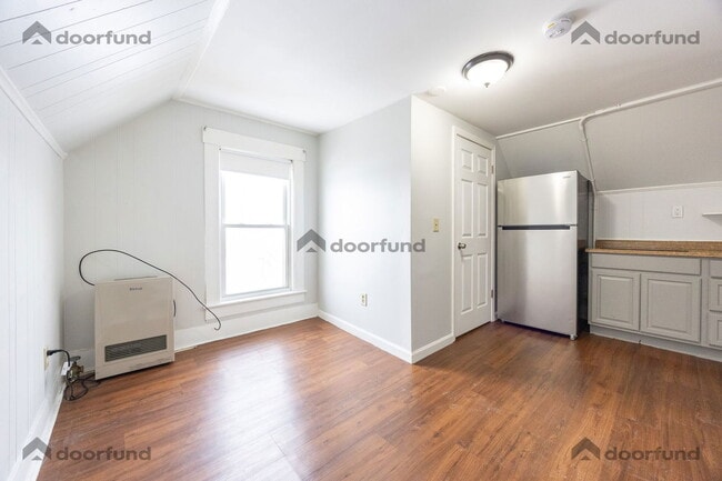 Building Photo - 123 Union Ave Unit 10