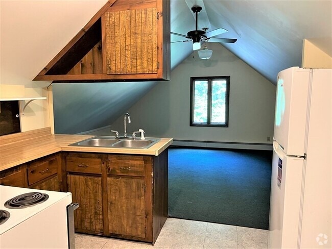 Building Photo - 120 Bond Rd Unit 3 Rental