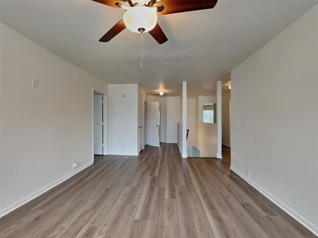 11806 Skydale Dr