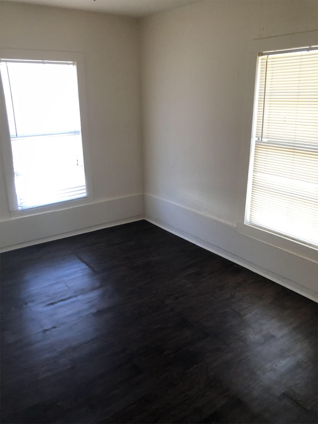 Photo - 140 E Morris St