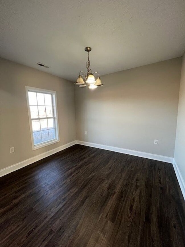 Photo - 104 Norris Ct