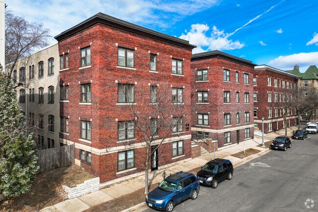 1810-1812 Bryant Ave S