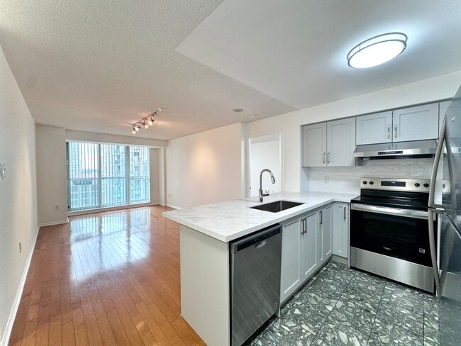 Building Photo - 109 Front St E Unit 911