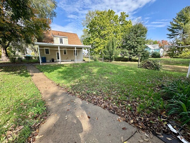 Photo - 3 bed, 1.5 bath home for rent in Waterloo