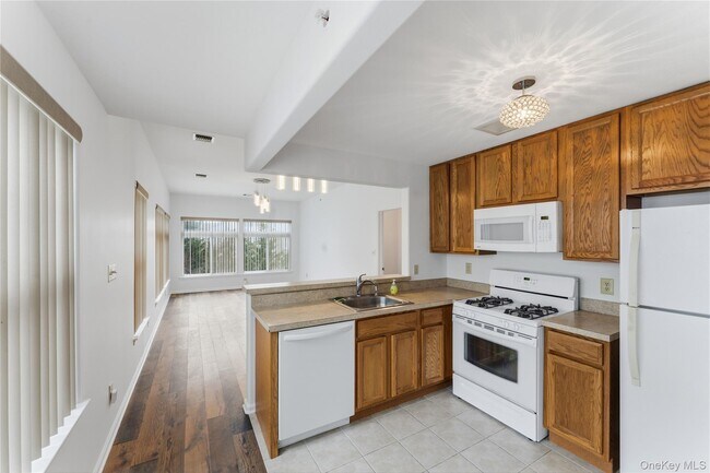 1-36 Meridian Blvd
