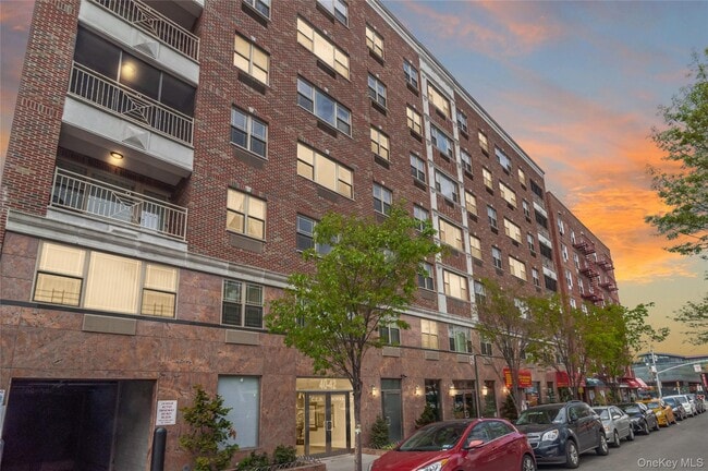 Building Photo - 40-40 75th St Unit 7D
