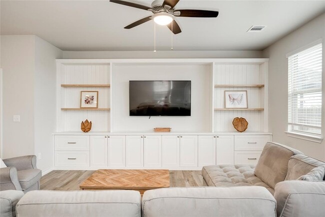 Photo - 11813 Caithness Way