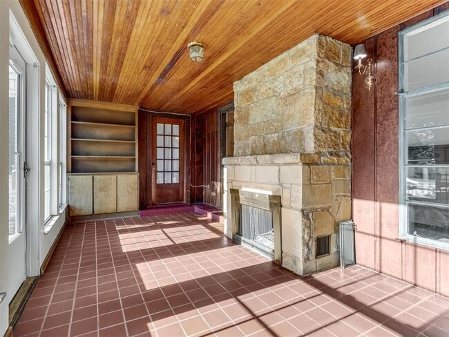 Photo - 2933 Cummings Dr