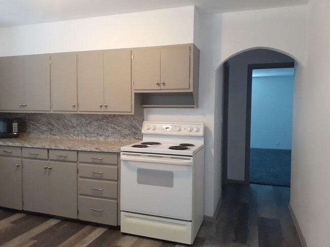 Photo - Super Cute 3 bed 1 bath country home