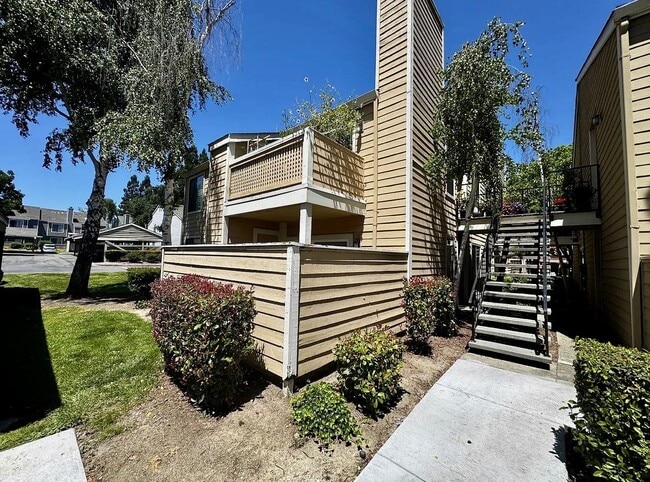 Building Photo - 331 Eastridge Dr