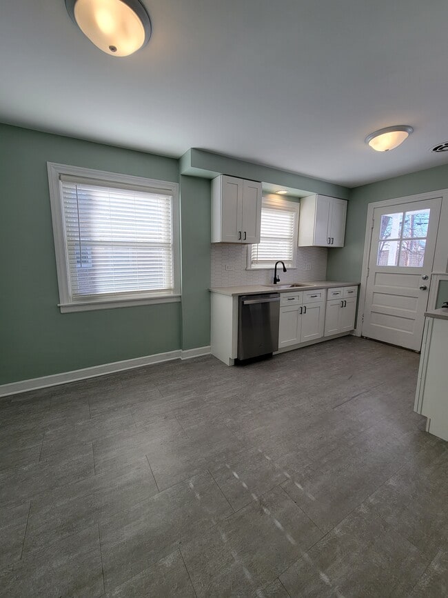 Photo - 7244 N Kilpatrick Ave House