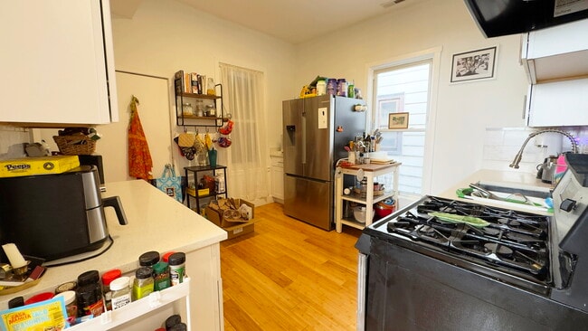 Photo - 1735 N Fairfield Ave Unit 2