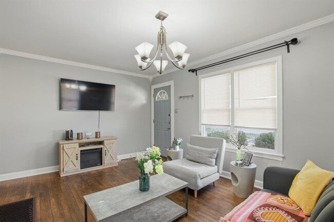 Photo - 5305 Harmon Ave