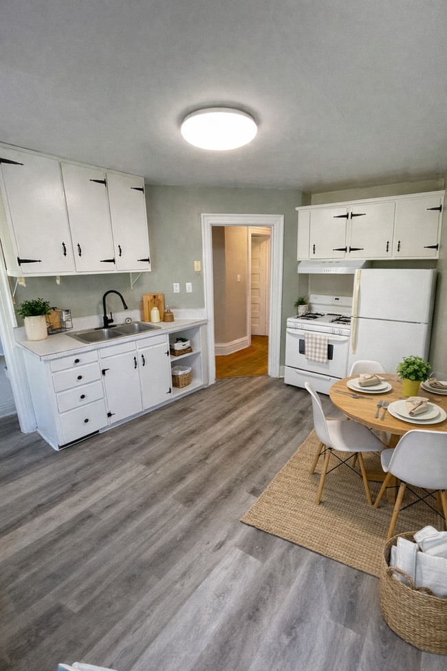 Photo - 2315 Oakes Ave Unit Upper