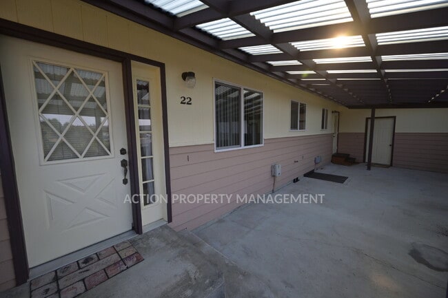 Photo - 2 bed 2 bath 1 car garage duplex in Sequim