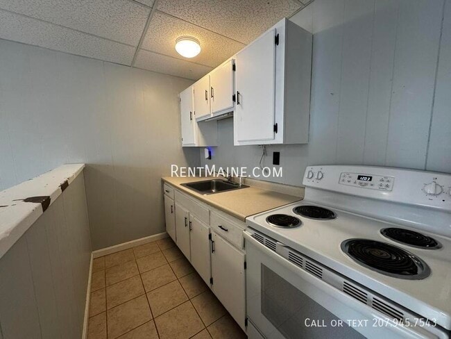 Building Photo - 17 Edwards St