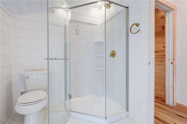 Building Photo - 413 Caroline St