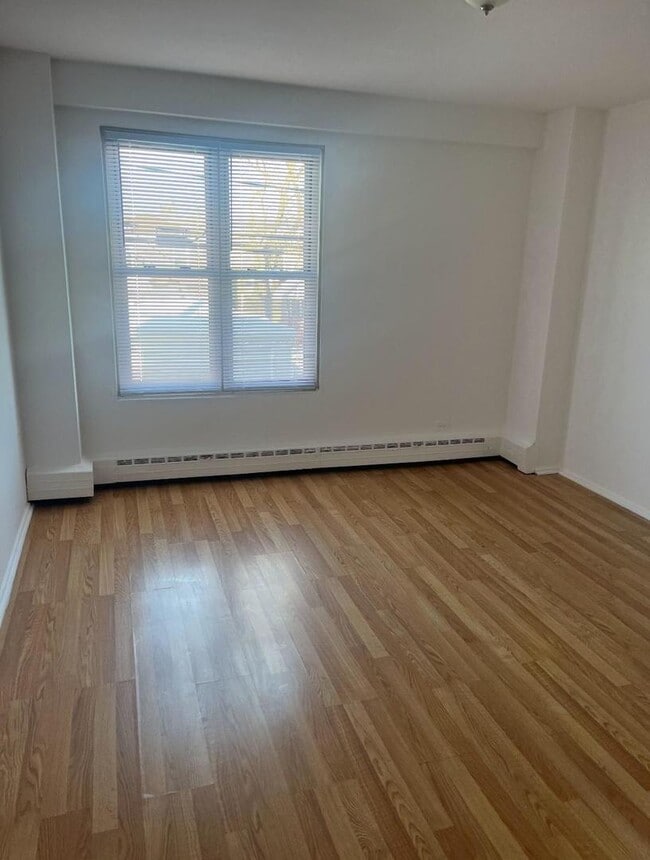 Photo - 2610 W Berwyn Ave