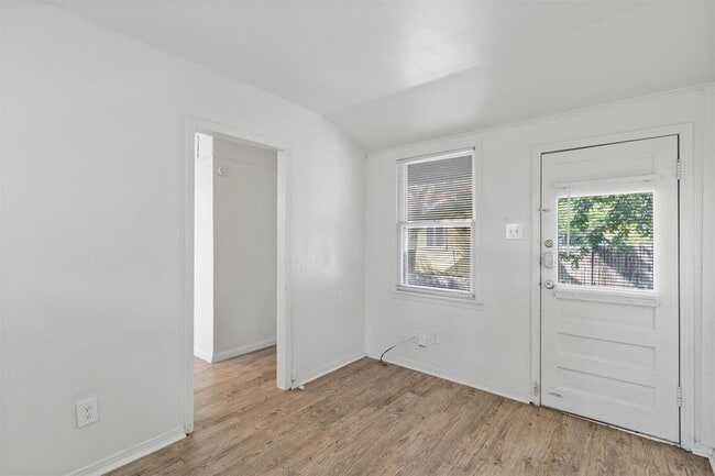 Photo - 3404 Grooms St