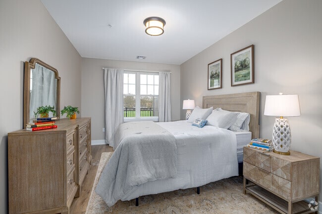 2BR, 2BA - 1,033SF - Second Bedroom